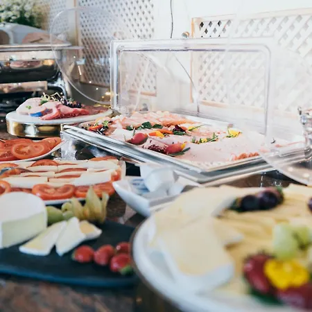 Reindl & Appartments Hotel 3*